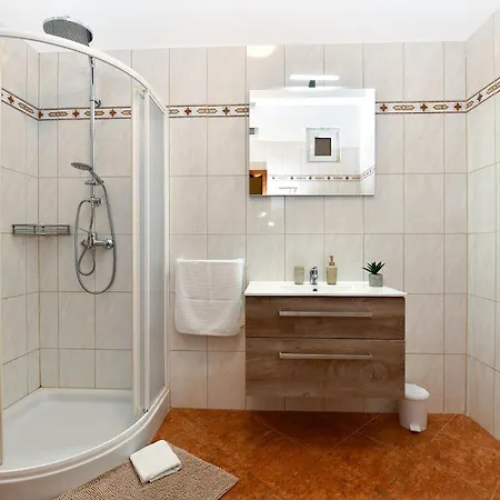 2310 * Galižana