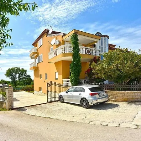 Apartman 2310 *